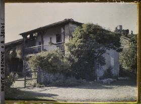 Image représentant Une vieille maison dans le Village