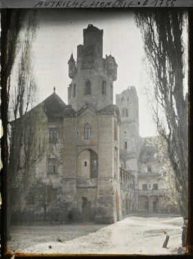 Image représentant Autriche Hongrie, Lundenbourg, Les 2 Tours du Château