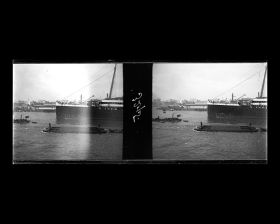 Image représentant Navires dan l'avant-port