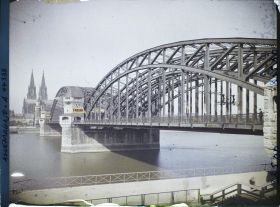Image représentant Vue d'ensemble du grand Pont avec la cathédrale à l'arrière-plan