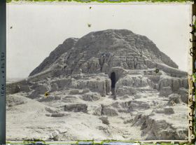 Image représentant La Ziggourat (tour à étages) du grand temple du dieu Assur