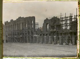 Image représentant Belgique, Ypres, La Cathédrale St Martin vue de la Grande Place