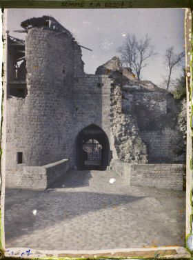 Image représentant Somme, Péronne, Ruines de la Porte principale du Château