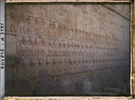 Image représentant Peinture se trouvant sur la 2e ou la 3e terrasse du temple d'Hatchepsout