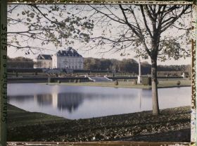 Image représentant Les jardins et le château de Voisins