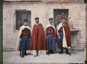 Image représentant Les Spahis dans le Château du Roi René