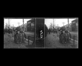 Image représentant groupe de jeunes femmes en kimono de fête sur Ginza