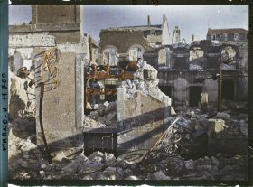 Image représentant France, Reims, Ruines d'une Usine rue des 3 Raisinets