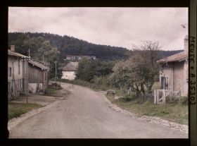 Image représentant France, Les Islettes, Vue sur la route de Ste Ménehould à Verdun