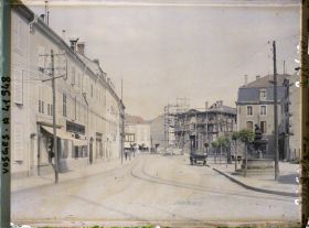 Image représentant France, Raon l'Etape, Rue Jules Ferry et les Halles en reconstruction