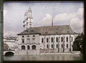 Image représentant La Wasserkirche devant le Grossmünster