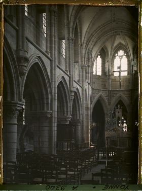Image représentant France, St Père, Intérieur parfaite Eglise du XIIIe , style bourguignon