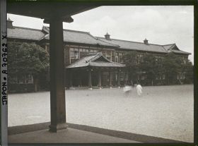 Image représentant Ecole d'Aoyama ou bien école Gakushuin réservée à l'aristocratie (?)