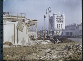 Image représentant L'exposition des arts décoratifs, démolition des pavillons sur l'esplanade des Invalides