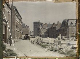 Image représentant France, Béthune, Rue du Carillon et Beffroi