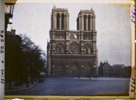 Image représentant La cathédrale Notre-Dame au crépuscule