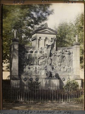 Image représentant Le monument à Ingres, promenade des Carmes
