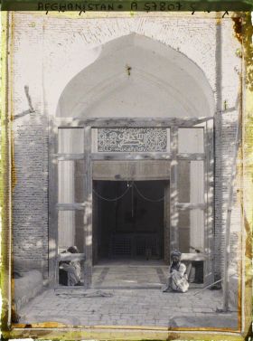 Image représentant Afghanistan, Ghazni, Entrée du Tombeau de Mohamed el Ghaznaoui