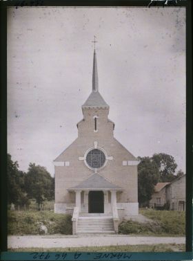 Image représentant France, La Harazée Marne (60 h), L'Eglise reconstruite vue prise de face