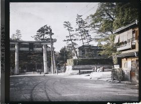 Image représentant Sanctuaire Yasaka-jinja : torii de la porte d'entrée sud