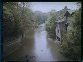 Image représentant Cabane le long de la Garonne ou canal du Midi (?)