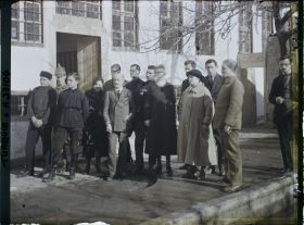 Image représentant Turquie, Angora, Ambassade des Soviets; personnel de l'Ambassade