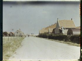 Image représentant Belgique, Font d'Houthulst, Ecole reconstruite  (filles) et vue sur le Village