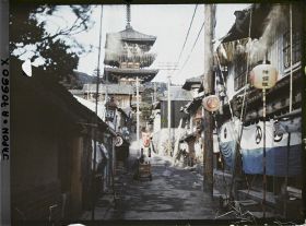 Image représentant Pagode Yasaka-tô : un jour de fête