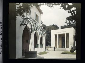 Image représentant L'Exposition des arts décoratifs, Pavillon de la Provence, sur le cours la Reine, Le mas