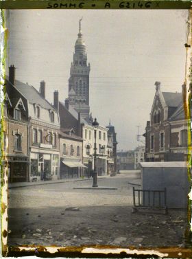 Image représentant Somme, Albert, La Place de l'Hôtel de Ville