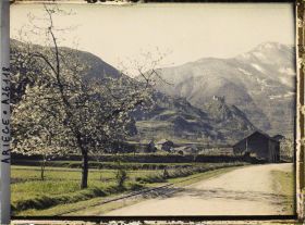Image représentant Le vieux château de Miglos vu de la route en venant de Tarascon