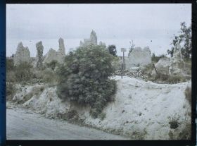 Image représentant France, Auberive, Ce qui reste du village