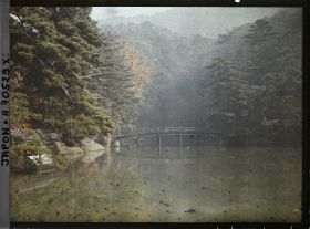 Image représentant Les jardins de la villa impériale Shugakuin Rikyû : l'étang Yokuryu, le pont Do-bashi
