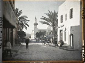Image représentant La rue de la République et l'Hôtel de ville