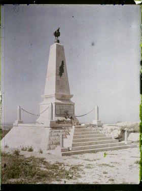 Image représentant France, Crête des Eparges, Monument des Eparges à la Gloire de la 12e Division