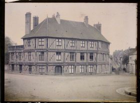 Image représentant Vieille maison place Thiers