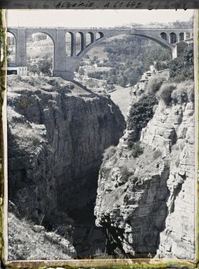 Image représentant Algérie, Constantine, Le Viaduc de Sidi - Rached arche centrale