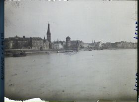 Image représentant Allemagne, Düsseldorf, Le Rhin en amont du Pont