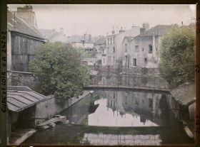Image représentant La passerelle sur la Blaise, vue de la rue Porte Chartraine