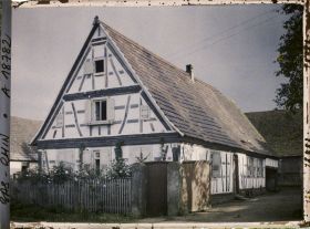 Image représentant France, Scheibenhard Env. de Lauterbourg, La maison aux dalhias