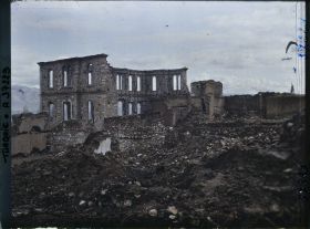 Image représentant Turquie, Alacheir, L'Ecole incendiée