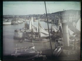 Image représentant Le port et le quartier de l'Hôtel de Ville