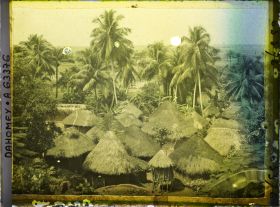 Image représentant Village de cases traditionnelles vers la plaine de l'Ouémé