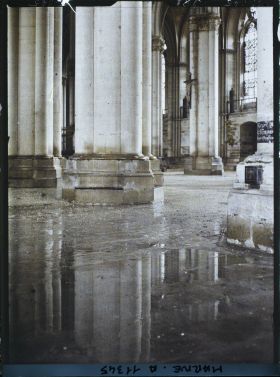 Image représentant Intérieur de la cathédrale