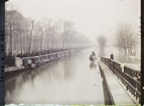 Image représentant La ligne de chemins de fer des Invalides inondée, quai d'Orsay