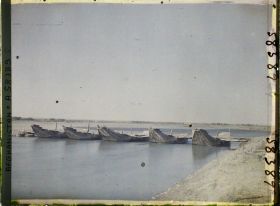 Image représentant Afghanistan, Ghirichk, Pont de bateaux sur l'Hilmend.