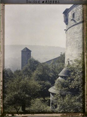 Image représentant La Römerturm sur le rempart du Munot