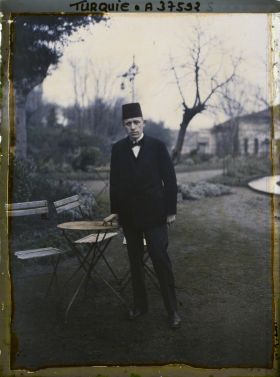 Image représentant Turquie, Constantinople, Portrait de S. Exce Madjid- Bey  autre pose
