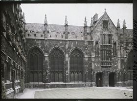 Image représentant Le quadrangle Est et la chapelle