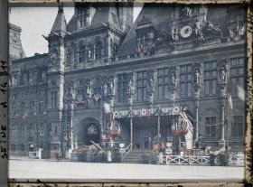 Image représentant Bureau de souscription devant l'Hôtel de Ville
